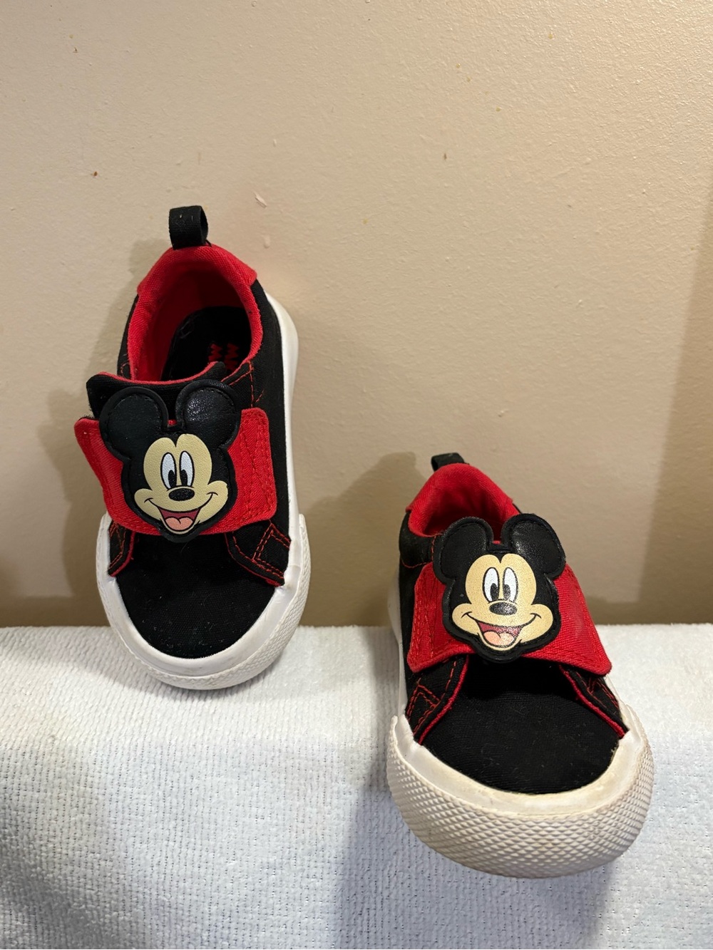 Disney Black and Red Mickey Mouse Kids Velcro Sneakers